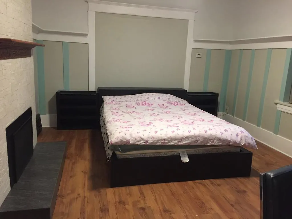 Mayfair Mall Family Inn Kanada