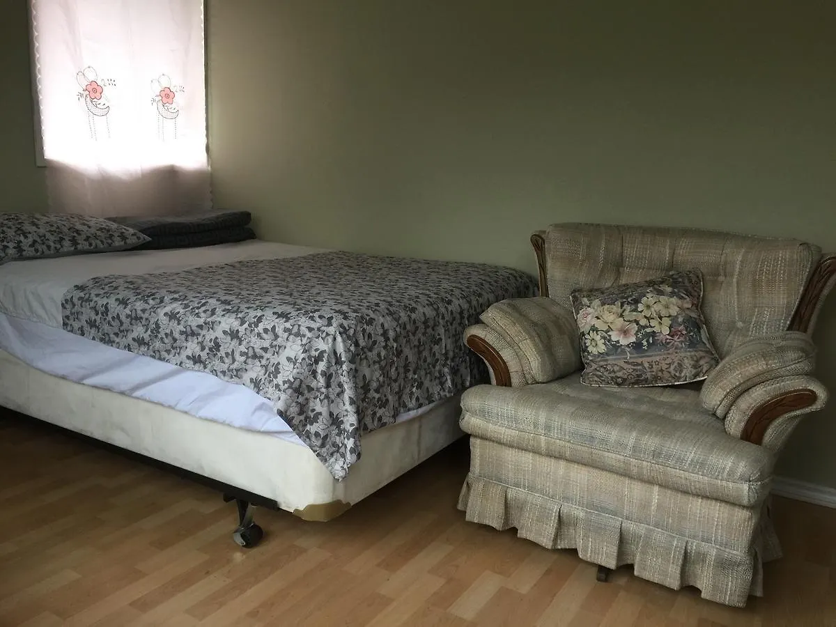 Rum i privatbostad Mayfair Mall Family Inn Kanada