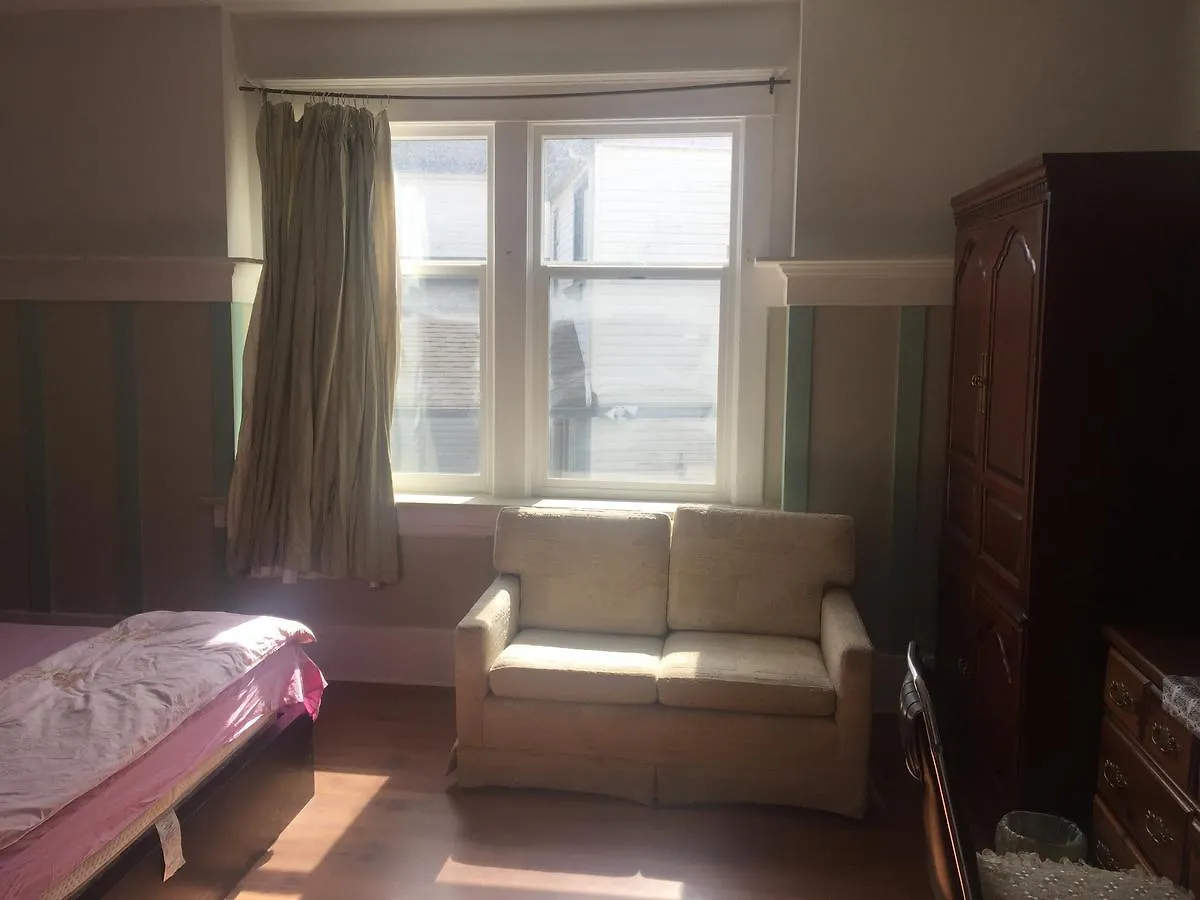 Mayfair Mall Family Inn Kanada
